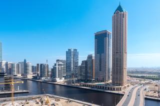 Keyrock Living - Lakeview Escape in Business Bay - 4