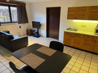 One room apartment with shared bathroom - Maasmechelen - 8