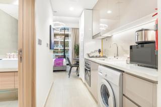 Bright Urban Studio with Views - 5