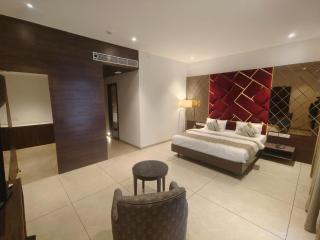 Hotel O SP Ring Road Ahmedabad formerly Hotel RK Palace - Ahmedabad - 2