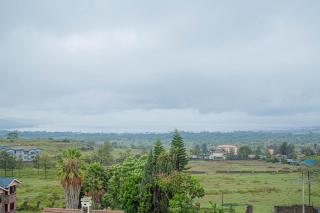 Essy's Apartments Nakuru with pool & GYM - 9