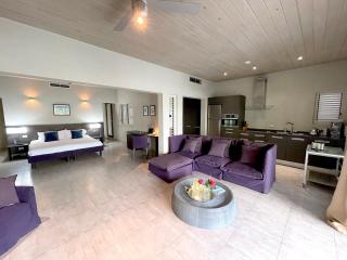 Stunning Waterfront Suite, Antigua English Harbour - English Harbour - 4