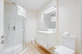 The Jade Suite - The Jewellery Suites, 3 bed 3 bath - 8