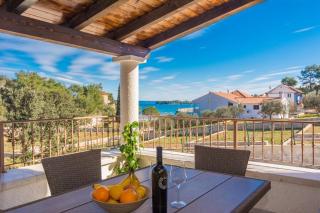 Holiday Home Irena with sea view - Žman - 9