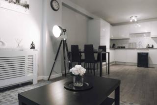 Stylish 2-Bed in Stratford - Londra - 3
