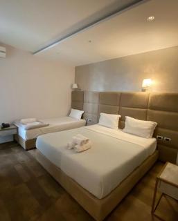 Hotel Blue Marine - Durazzo - 8