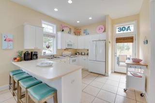Santa Rosa Beach House with Spacious Deck - Santa Rosa Beach - 2