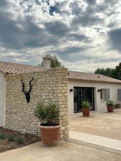 EcoLodge romantique proche Lourmarin Piscine Privée Borne recharge - Puyvert - 8