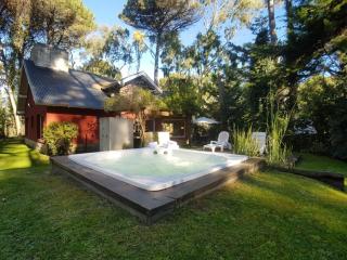 casa Cariloimagine, para 14 personas, con servicios, 3 cuadras de la playa y 3 del centro comercial - Carilo - 7