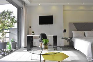 Stylish Boutique Loft With Private Balcony - Athens - 6