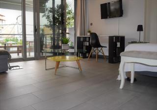Stylish Boutique Loft With Private Balcony - Athens - 4