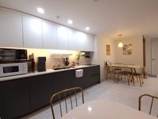 Newly opened - AurYeon - 7min walk from Yeonsinnae station line3, 6, GTX-A, neat&cozy,free parking, Wifi, Netflix - 2