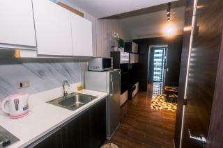 Air residence Snuggle in Style 1 BR condo Makati swim gym park surf 300 Mb - 6