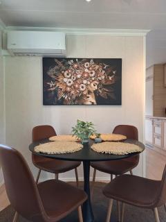 Stelle Maris Wellness, carefree enjoyment! Private Sauna & Hottub in Zeeland, Airco, Free Wifi and more! - heinkenszand - 1