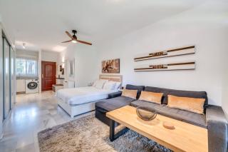 Cozy Studio in Marbella 5 Min Walk to the Beach - 1