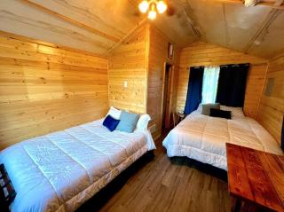 Triple G’s Resort - Cabin 9 - Pinnacle - 7