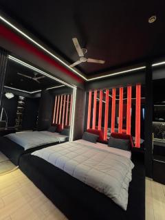 Royal Blackyard Inn - Vibhuti Khand - 0