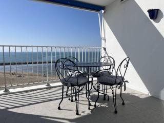 AS21932 - Appartement P3 magnifique Vue Mer en dernier étage sur le Front de Mer - Le Grau-du-Roi - 4