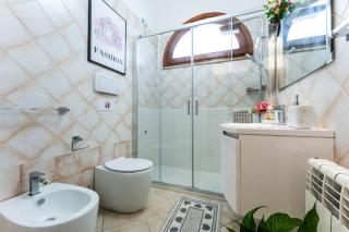 Bijou Holiday Home - 1