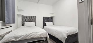 Spacious & Modern 2-Bed House in Dagenham - Dagenham - 2