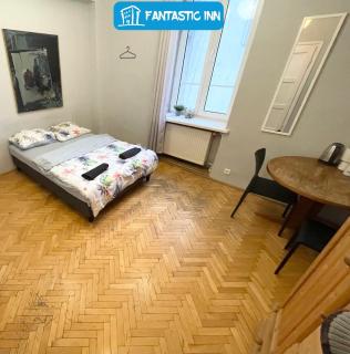 Fantastic Waw - G Room 3 - Varsavia - 1