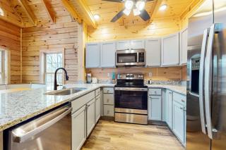 Black Bear Bungalow - Gatlinburg - 3