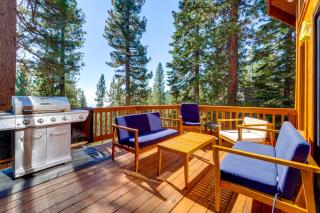 4 Mi to Lake Tahoe Family Cabin with 3 Decks! - 9