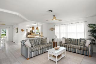 Gone Coastal by Sun Palace Vacations - Fort Myers Beach - 7