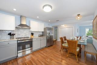 Marilyns Beach House by Sun Palace Vacations - Fort Myers Beach - 6