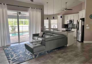 Salt Water Pool & Spa Escape - 5