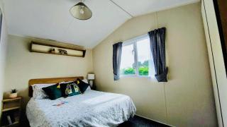 A lovely caravan that truly has it all, perfect for families, couples, or friends in Newquay - Newquay - 8