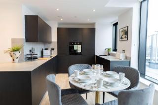 Stunning Old Trafford 2 Bed Penthouse w Terrace - Manchester - 5