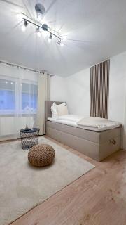 Malu Rooms - ruhige Lage, Erdgeschoss, SmartTV, Netflix, 24h Checkin, - Ludwigsburg - 1