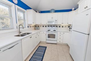 Oceanside, Private Pool, Hot Tub, Close to Beach-OS4K, Sea Mist - 2