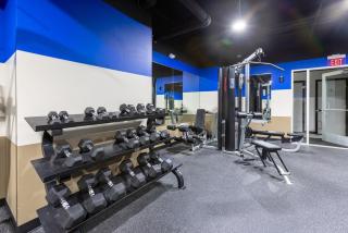 King Bed - Heart of PB - Jaw-Dropping Rooftop and Gym - 6