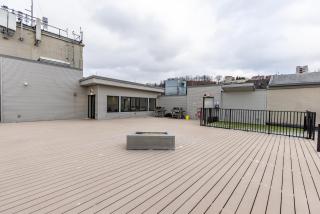 King Bed - Heart of PB - Jaw-Dropping Rooftop and Gym - Pittsburgh - 4