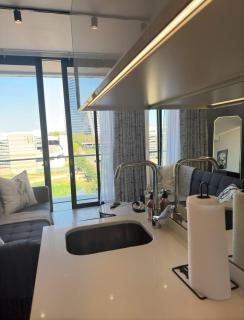 Ellipse Waterfall Luxury Unit - Midrand - 8