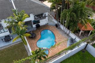 Tropical Outdoor Oasis! 4 BR - Private Pool, Grill, Soaking Tub, Near Coral Gables & MIA Airport - Miami - 0