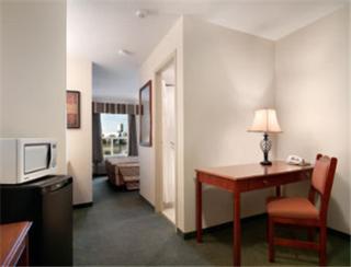 Travelodge by Wyndham Stony Plain - Stony Plain - 4
