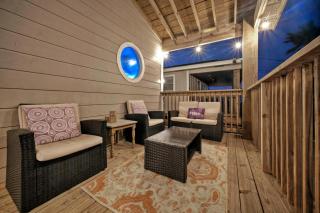 Dual Port A Cottages 2 Complete Homes Walk to the Beach Patio Fully-Equipped Kitchens - 9