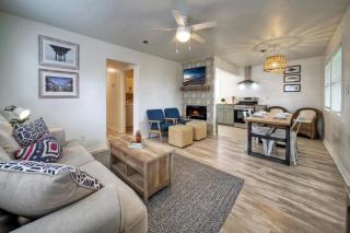 Dual Port A Cottages 2 Complete Homes Walk to the Beach Patio Fully-Equipped Kitchens - 5