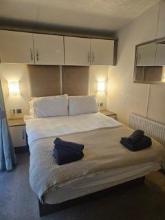 Lakeside mini lodge - 7