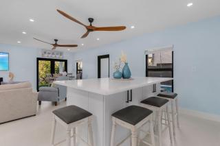 Newly Remodeled Ground Level Home - Fort Myers Beach - 9