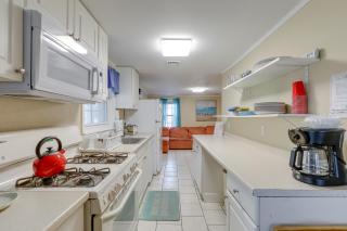 Less Than half Mi to Beach Wildwood Getaway with Patio! - 4