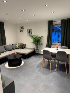 S&P Home Stilvolles 3-Zimmer-Apartment in zentraler Lage, Komfort & Entspannung garantiert! 2 Stock - 0