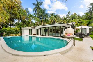 Relaxing Riverside Stay with Pool - Miami - 0