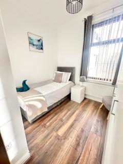 Urba Luxury Stays 4Bed Sheffield University - 2