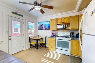 Sunset Cottage 16 - Oceanside - 2