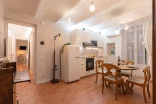 San Ambrogio Courtyard in Florence - 3