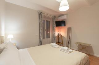 San Ambrogio Courtyard in Florence - 8